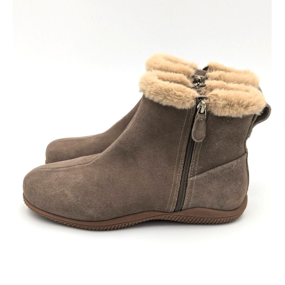 $159 Soft Walk Helena Women's Faux Fur Ankle Boots Stone Suede Size US7W